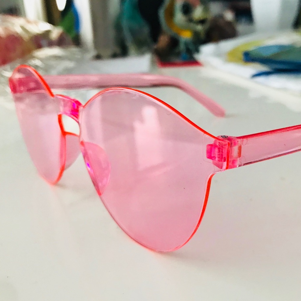 ❌SOLD❌ 💘PINK FASHION SUNGLASSES